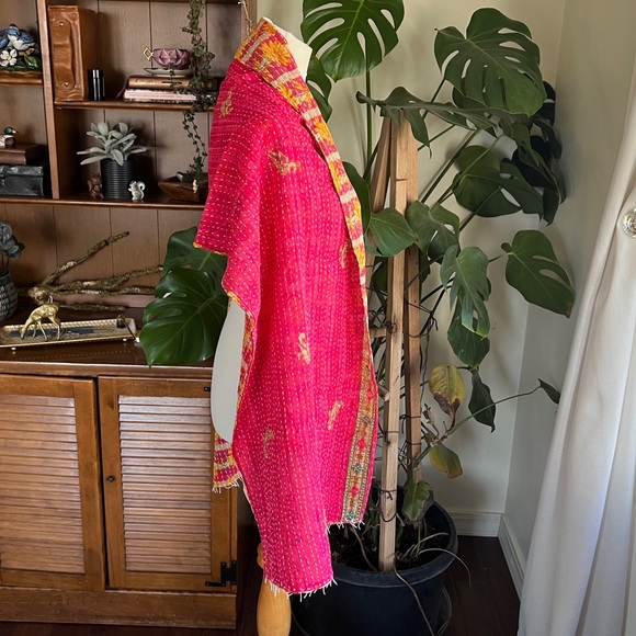 Kantha Vibrant Pink Multicolor Bird Scarf Wrap Shrug or Table Runner Decor - Picture 10 of 15
